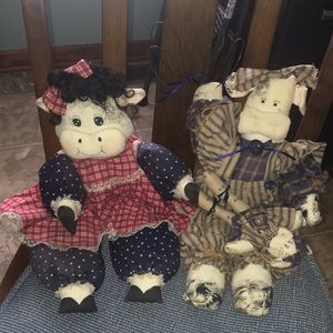 Set of 2 Antique Cows  🐮 🐄 Primitive Style